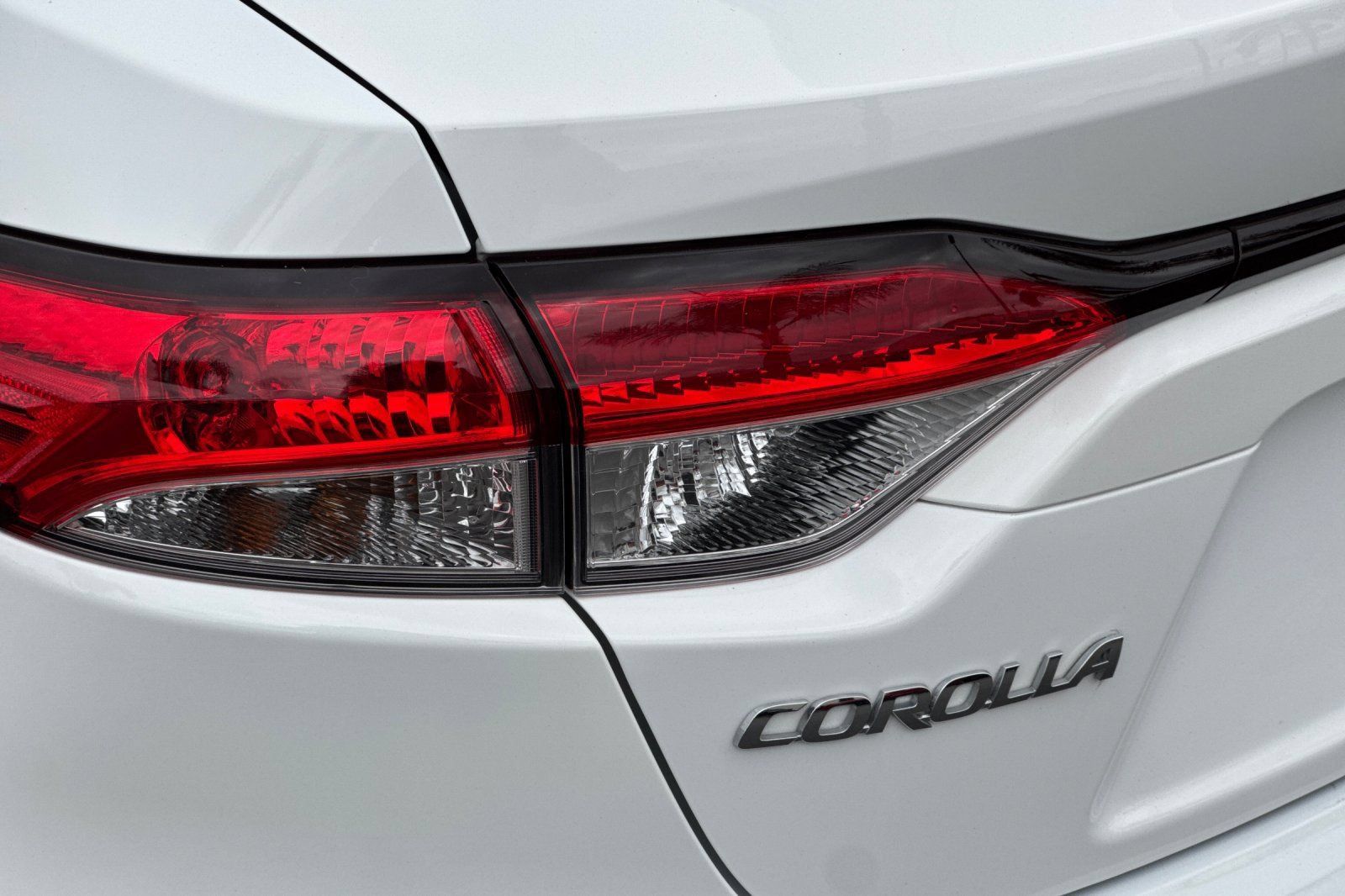 Used 2023 Toyota Corolla LE w/ LE Convenience Package FWD image 35