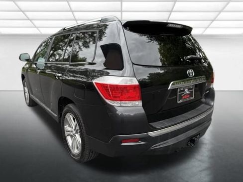 Used 2012 Toyota Highlander Limited w/ Tow Pkg AWD/4WD image 3