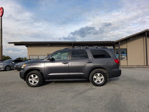 Used 2015 Toyota Sequoia SR5 image 11
