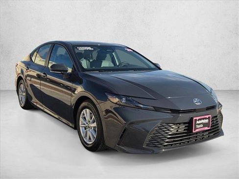 Used 2025 Toyota Camry LE w/ Convenience Package image 3