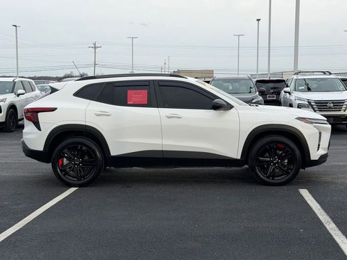 Used 2025 Chevrolet Trax ACTIV w/ Sunroof Package image 4