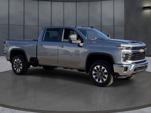 Certified 2025 Chevrolet Silverado 3500 LT w/ Safety Package AWD/4WD image 8