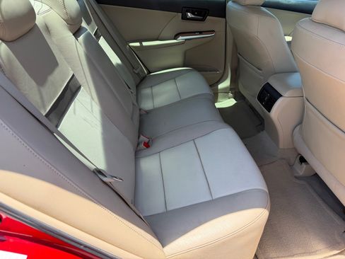 Used 2012 Toyota Camry XLE w/ Leather Pkg FWD image 13