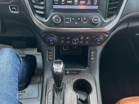 Used 2017 GMC Acadia SLT image 15