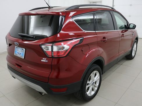 Used 2018 Ford Escape SE w/ Ford Safe & Smart Package image 12