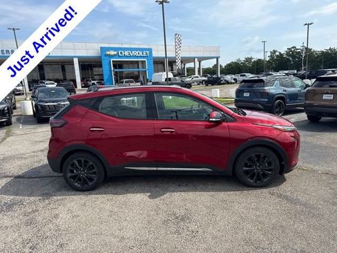 Used 2022 Chevrolet Bolt EUV Premier w/ Launch Edition FWD image 2