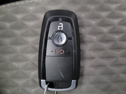Used 2020 Ford Escape SE Sport FWD image 32