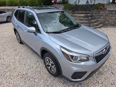 Used 2020 Subaru Forester Premium w/ Popular Package #1 AWD/4WD image 9