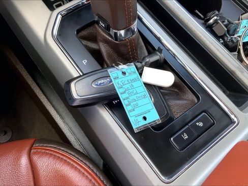 Used 2019 Ford F150 King Ranch w/ Equipment Group 601A Luxury AWD/4WD image 15