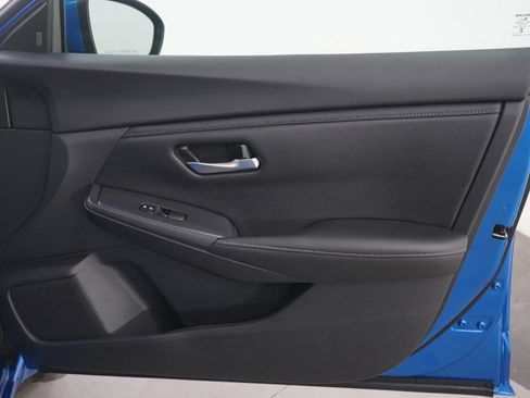 Used 2025 Nissan Sentra SV w/ All-Weather Package FWD image 9