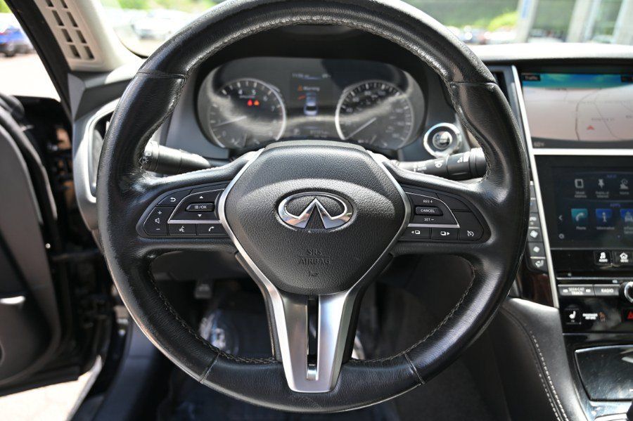 Used 2018 INFINITI Q50 Luxe w/ Essential Package (3.0T Luxe) AWD/4WD image 20