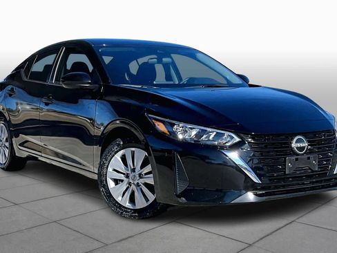 Used 2024 Nissan Sentra S image 2