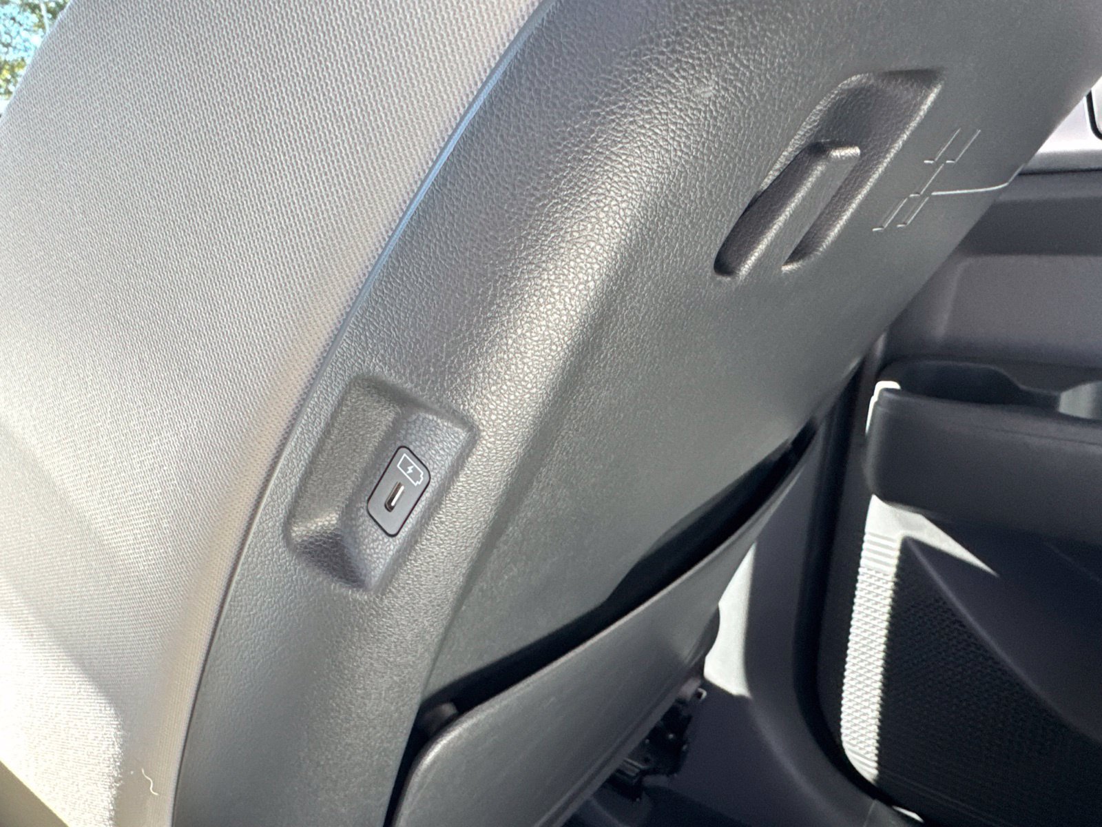Used 2025 Hyundai Santa Fe SE FWD image 18