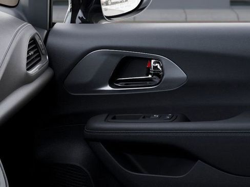 New 2026 Chrysler Pacifica Select FWD image 25