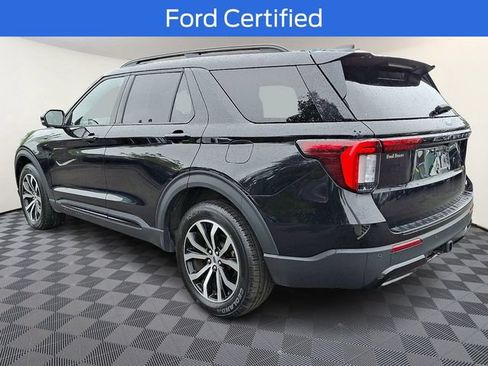 Certified 2025 Ford Explorer ST-Line AWD/4WD image 4