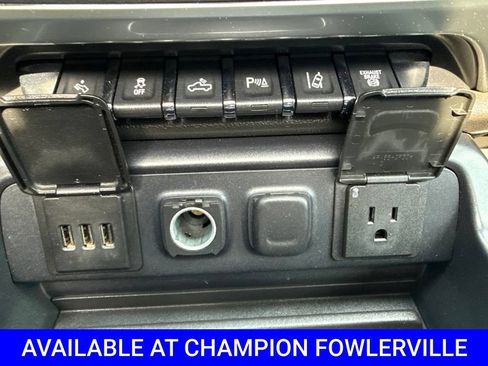 Used 2015 Chevrolet Silverado 2500 LTZ w/ Duramax Plus Package AWD/4WD image 33