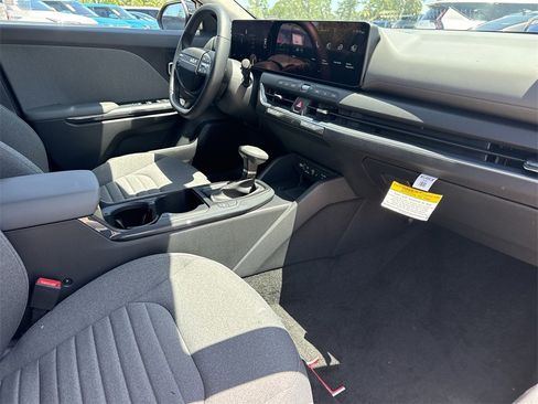 New 2025 Kia K4 EX image 13