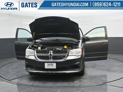 Used 2016 Dodge Grand Caravan SE image 47