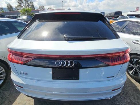 Used 2023 Audi Q8 Prestige w/ Prestige Package image 10