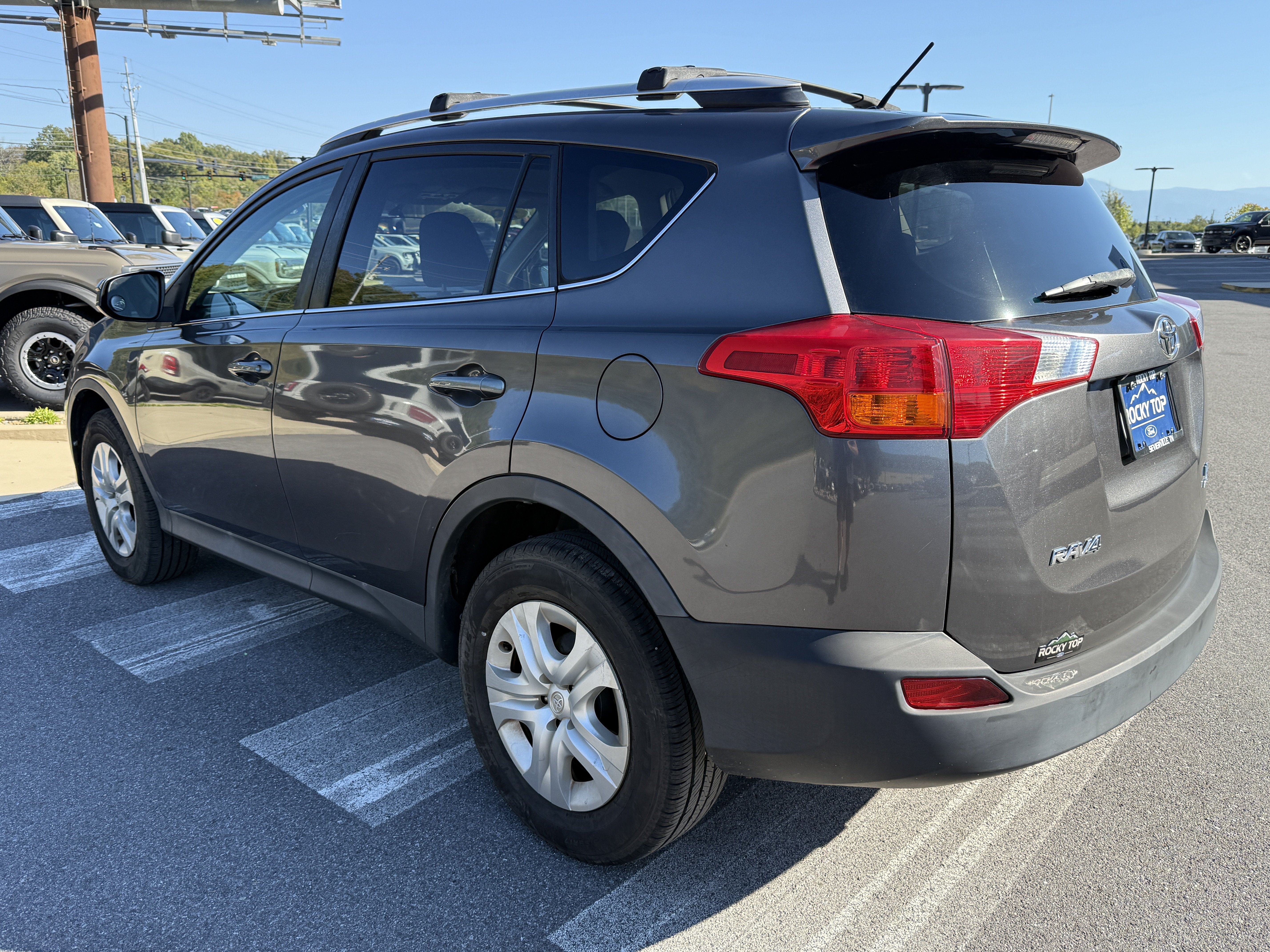 Used 2015 Toyota RAV4 LE AWD/4WD image 7