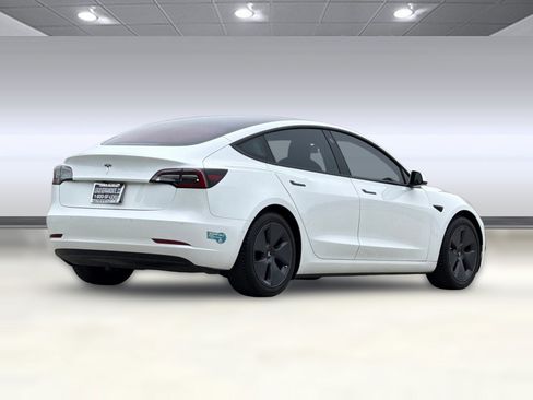 Used 2021 Tesla Model 3 Standard Range Plus RWD image 9
