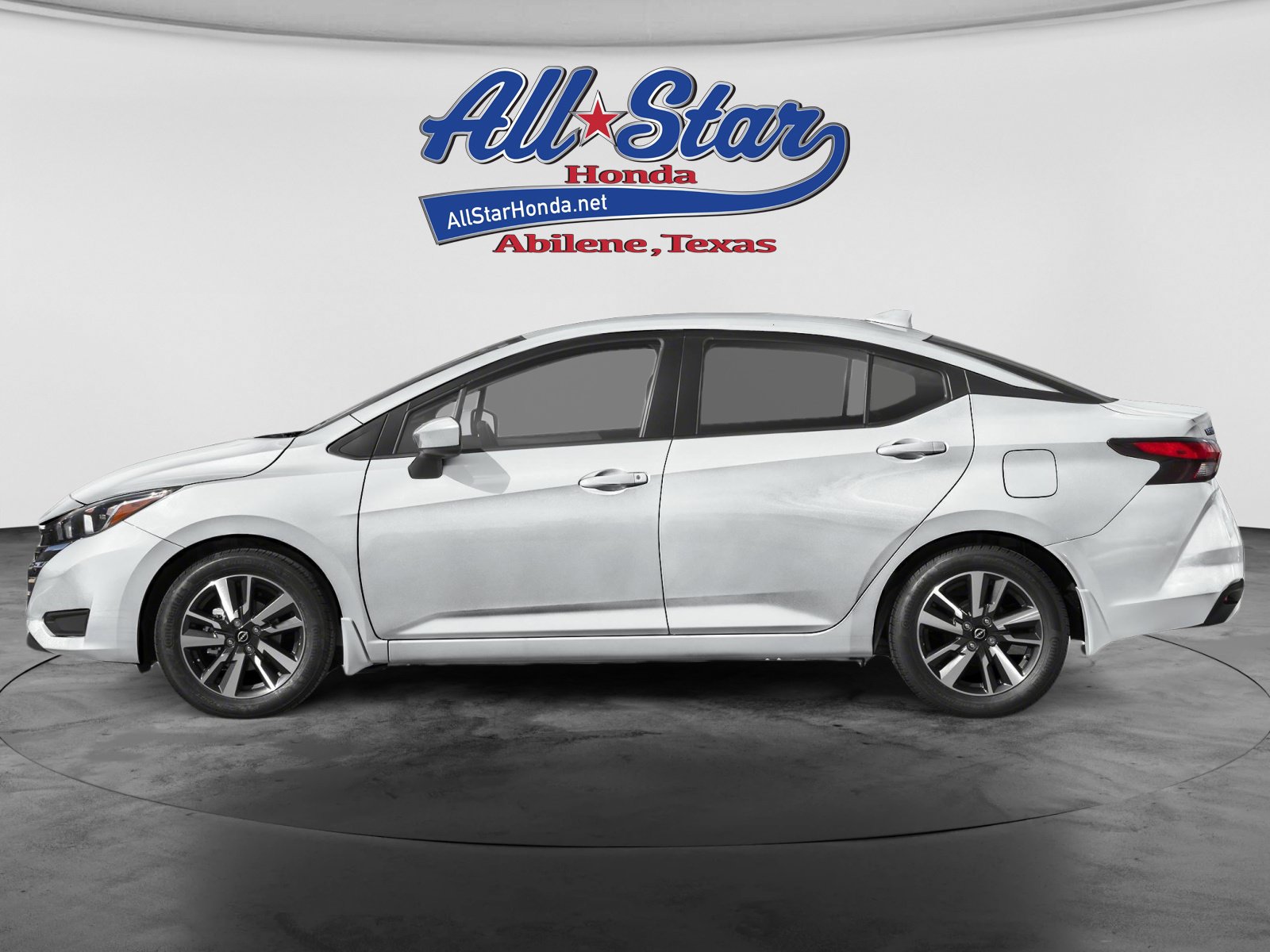 Used 2024 Nissan Versa SV FWD image 3
