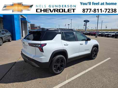 New 2026 Chevrolet Equinox LT w/ Convenience Package II AWD/4WD image 7