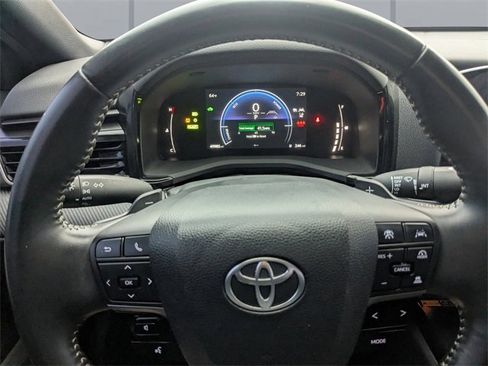 Used 2025 Toyota Camry SE image 27
