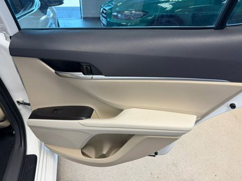 Used 2022 Toyota Camry LE image 29