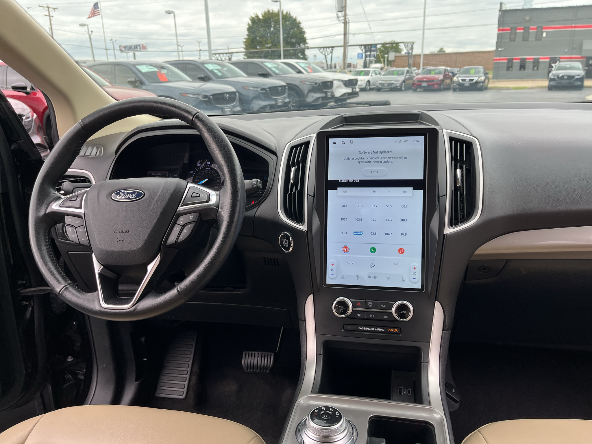 Used 2024 Ford Edge SEL AWD/4WD image 45