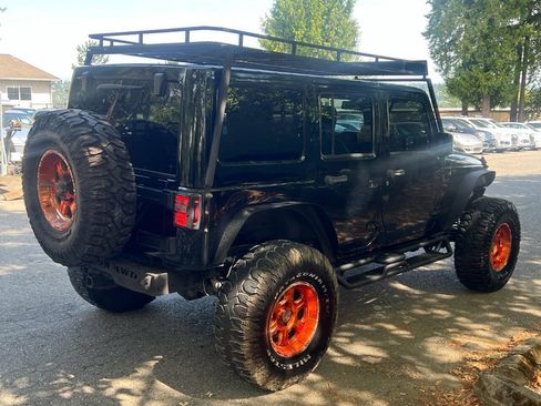 Used 2015 Jeep Wrangler Unlimited Sahara AWD/4WD image 5