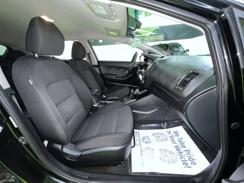 Used 2017 Kia Forte LX FWD image 26