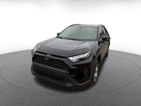 Used 2025 Toyota RAV4 XLE image 7