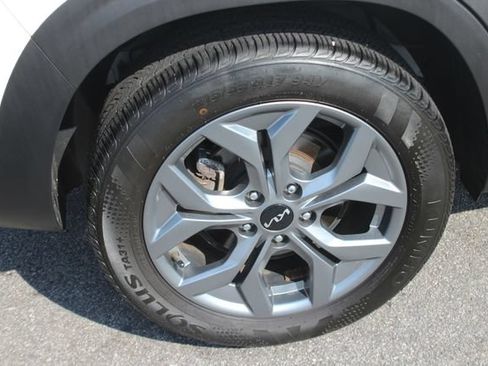 Used 2024 Kia Seltos S AWD/4WD image 37