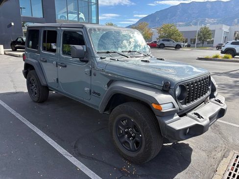 Used 2025 Jeep Wrangler Unlimited Sport AWD/4WD image 10