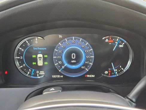 Used 2016 Cadillac Escalade Luxury AWD/4WD image 24
