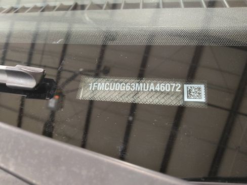 Used 2021 Ford Escape SE image 33