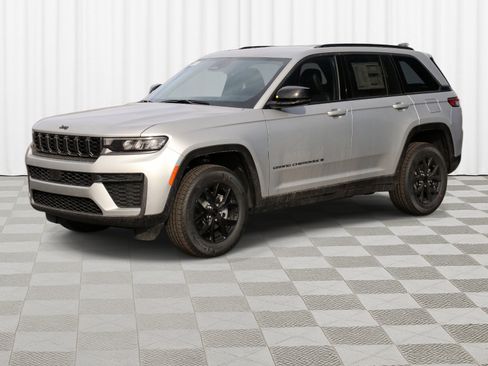 New 2026 Jeep Grand Cherokee Altitude AWD/4WD image 37