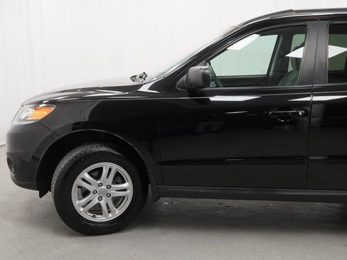 Used 2012 Hyundai Santa Fe GLS image 16