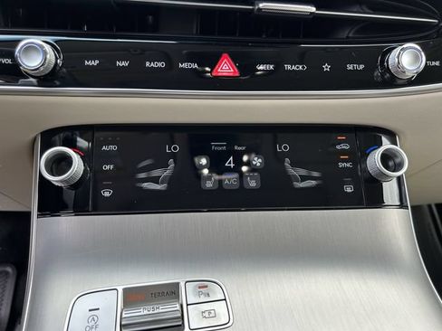 New 2026 Genesis GV70 2.5T Select AWD/4WD image 23