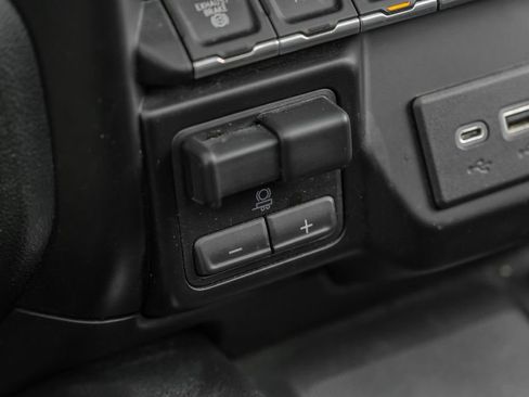 Used 2023 GMC Sierra 2500 Denali w/ Denali Ultimate Package image 32
