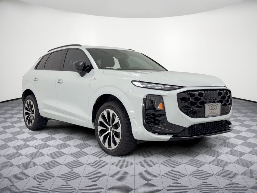 Certified 2026 Audi Q3 quattro 2.0T w/ Driver Assistance Package AWD/4WD image 7
