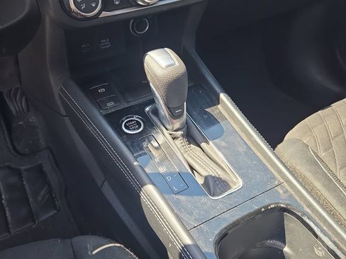 Used 2023 Nissan Kicks SV FWD image 13