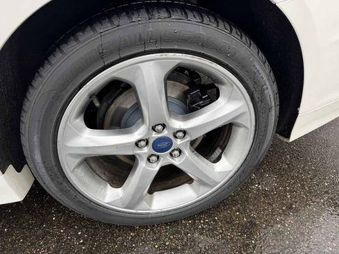 Used 2015 Ford Fusion SE image 9