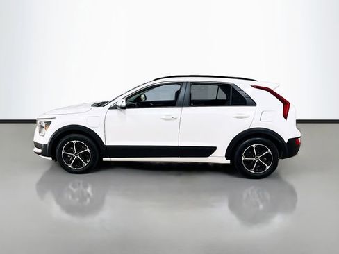 Certified 2023 Kia Niro EX image 4