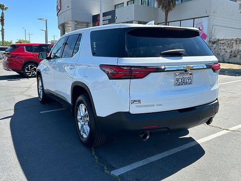 Used 2023 Chevrolet Traverse LS image 5