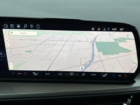 New 2026 Chevrolet Traverse LT w/ Sun and Wheel Package image 11