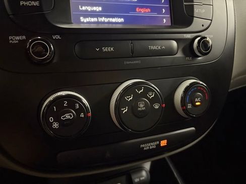 Used 2019 Kia Soul FWD image 44
