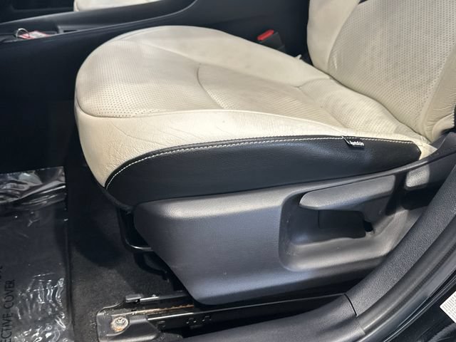 Used 2020 Toyota Prius LE AWD/4WD image 18