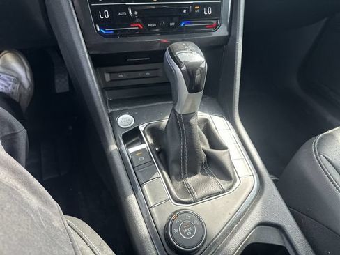Used 2024 Volkswagen Tiguan SE AWD/4WD image 24
